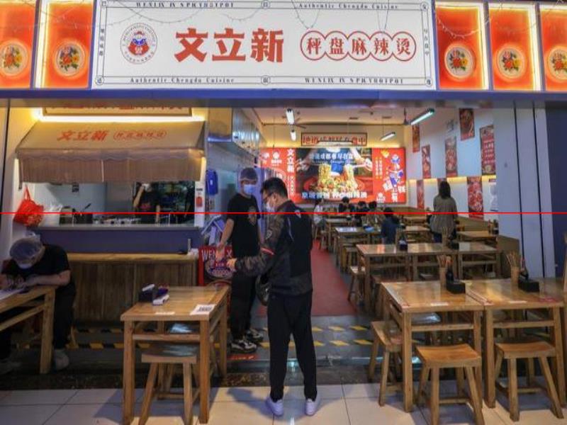 堂食外賣直播三線發(fā)力！北京這家麻辣燙小店迎新生